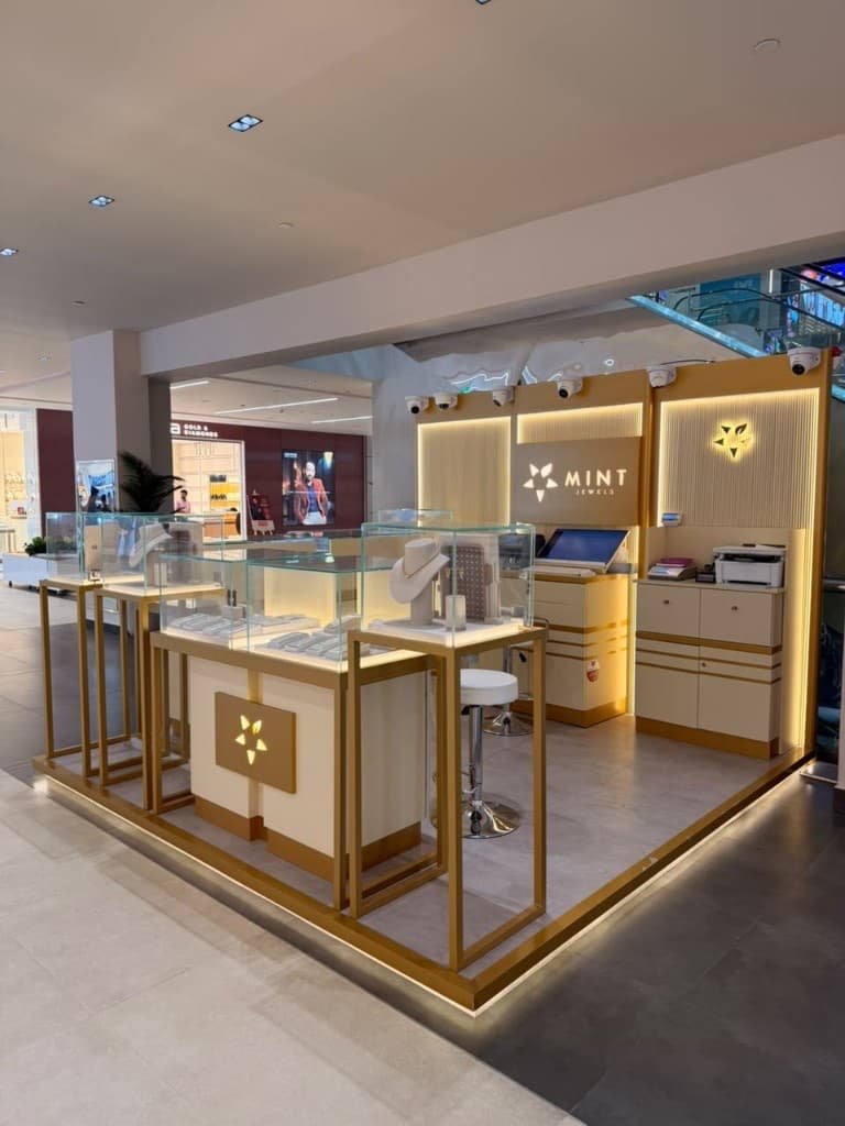 UW Mall showroom